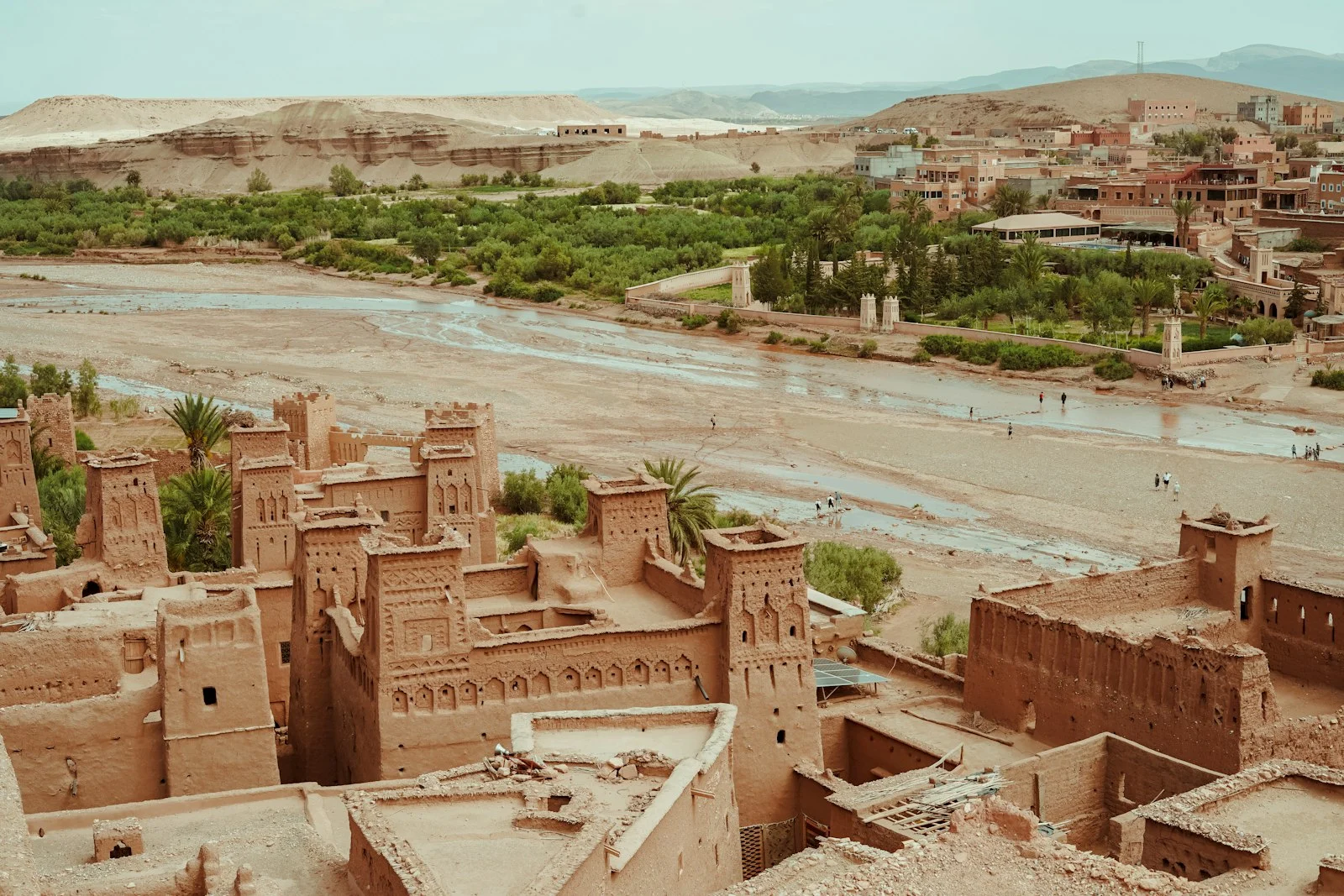 Earthen kasbahs and river at Ait Ben Haddou